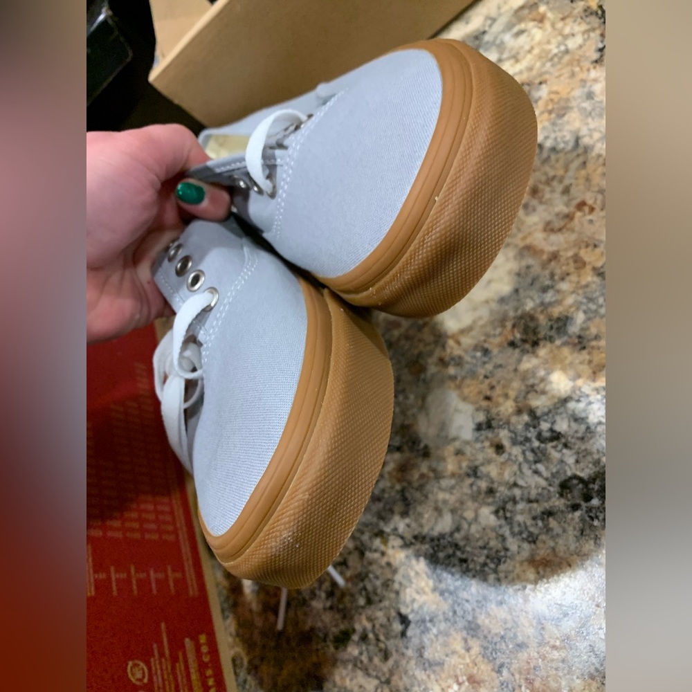 Vans Lace Up - Picture 2 of 5